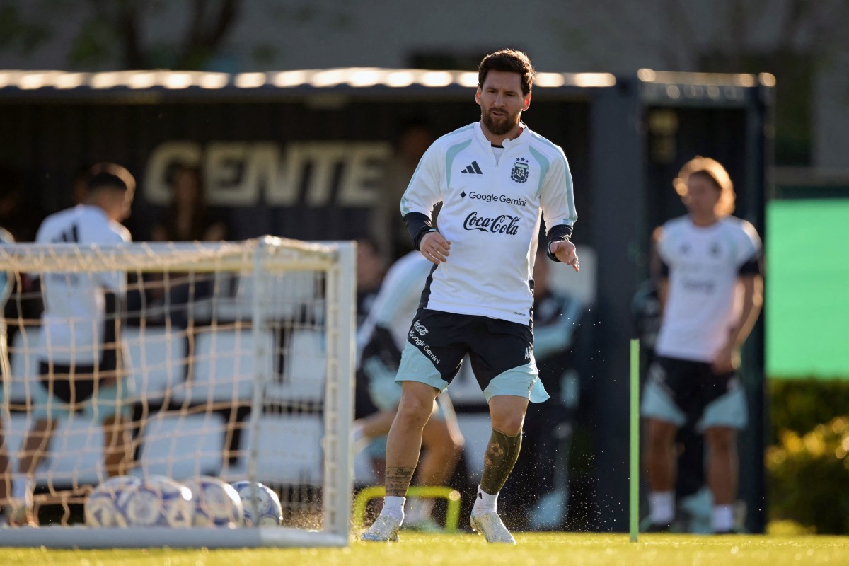 Messi faz último treino com a seleção da Argentina antes da despedida