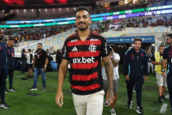 Flamengo divulga lista de relacionados sem Danilo e Alcaraz para Supercopa.
