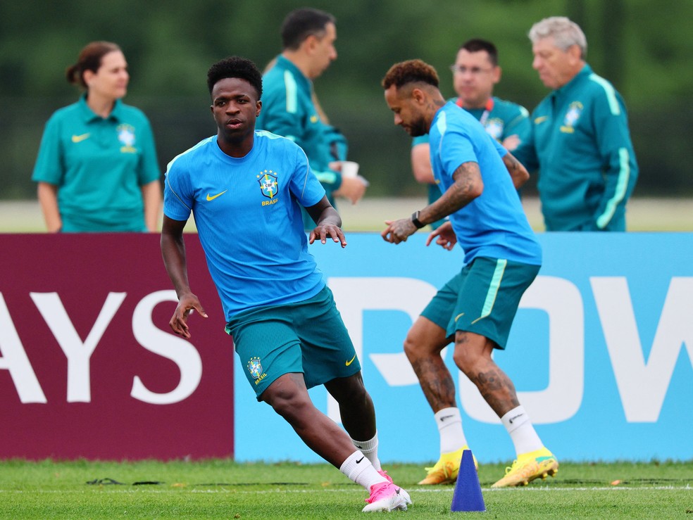 Neymar Vini Jr Vinicius Junior treino Seleção terça-feira — Foto: Vincent Carchietta/Reuters