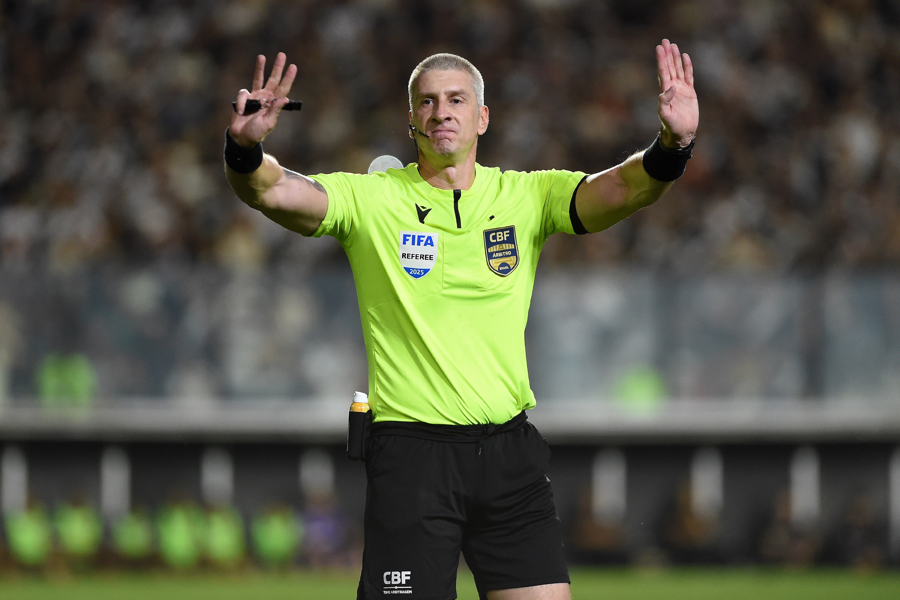 Anderson Daronco volta a apitar jogo do Atlético-MG após quatro anos