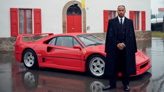Hamilton afirma que vendeu coleção de carros avaliada em R$ 93,5 milhões - Heptacampeão da Fórmula 1 disse que voltou seu foco para as artes, mas revelou que escolheria o icônico F40 caso tivesse que comprar um novo veículo