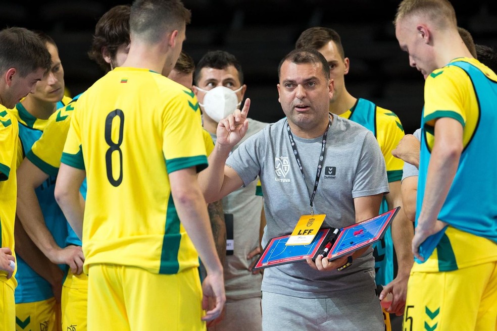 Emerson Dentinho voltou a comandar a Lituânia de olho na Euro 2026 — Foto: Divulgação