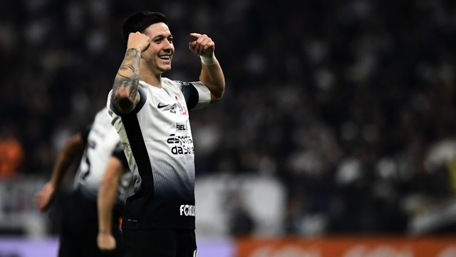 Garro comemora gol do Corinthians contra o Grêmio