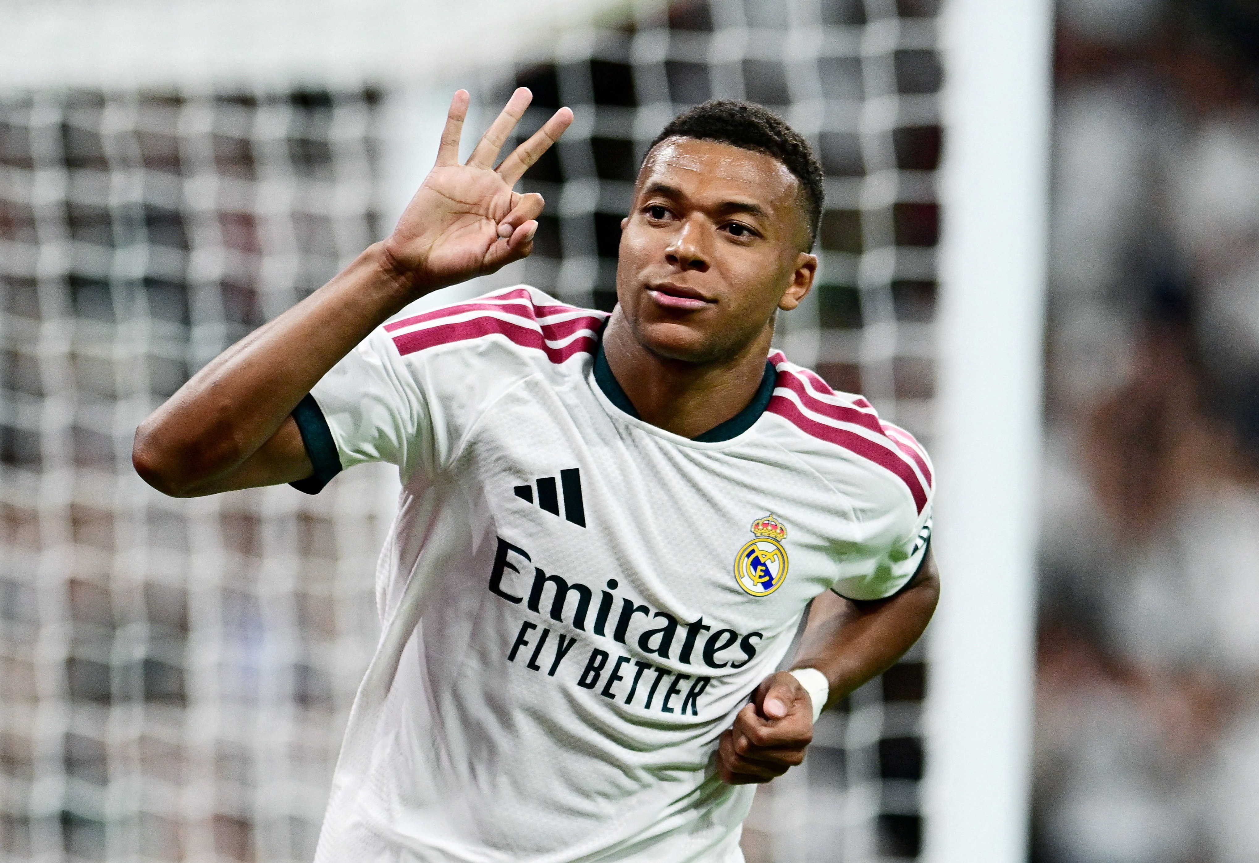 Mbappé faz o sexto hat-trick no Real Madrid e chega a 25 na carreira | Ge