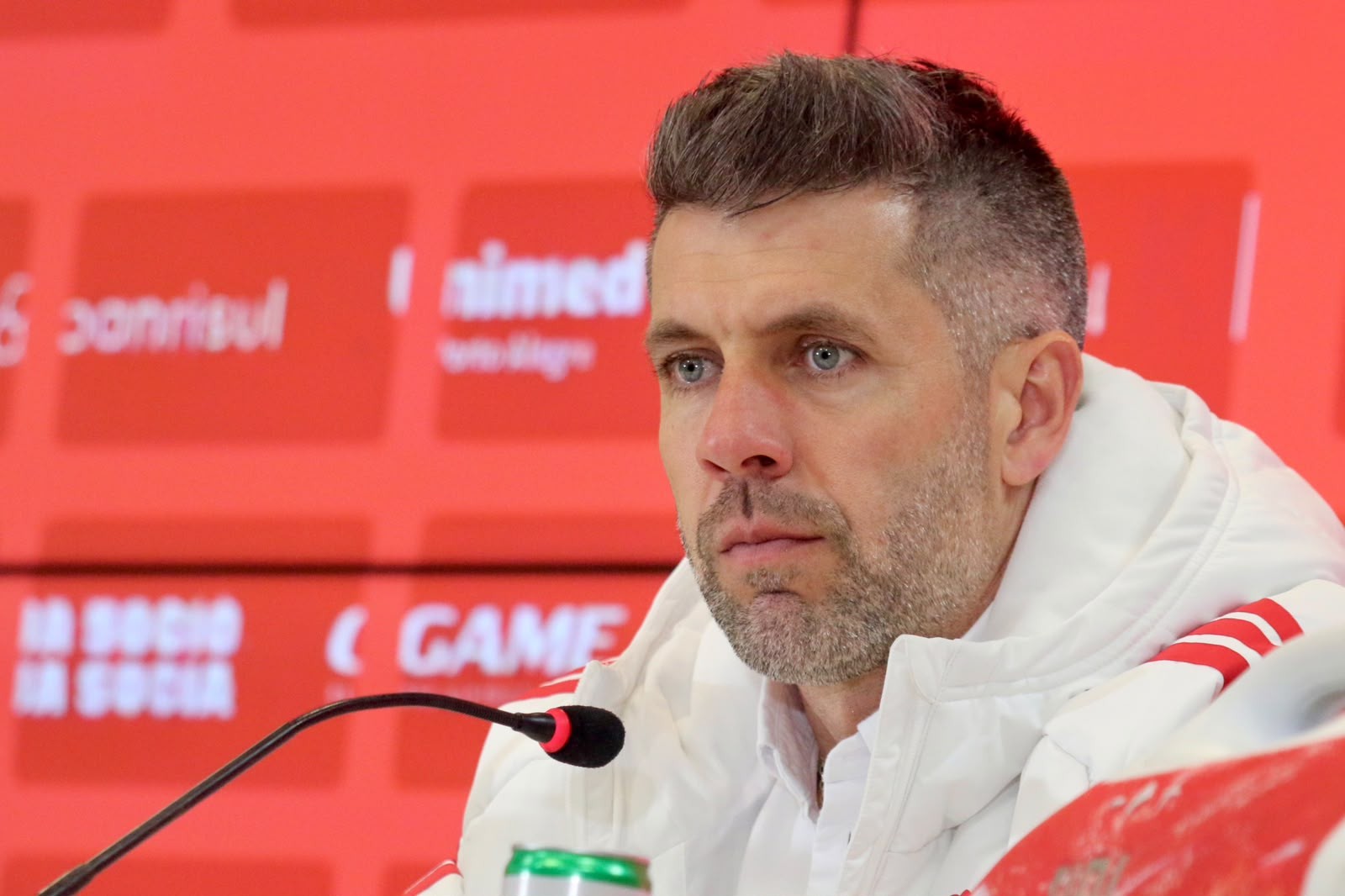 Pezzolano admite que precisa tirar mais do Inter e explica uso de zagueiro como centroavante