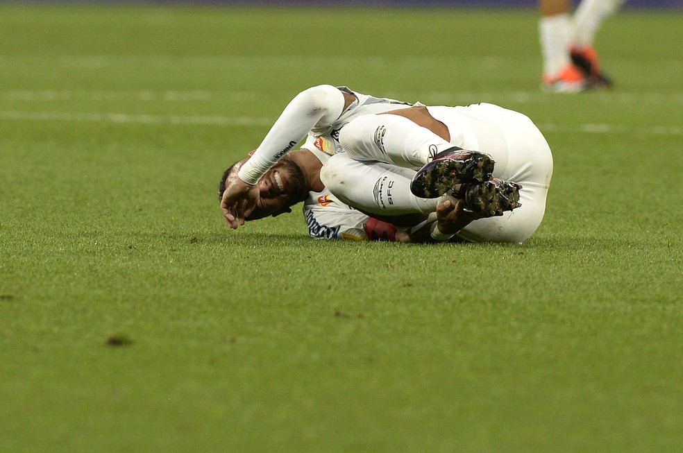 Neymar em Corinthians x Santos — Foto: Marcos Ribolli