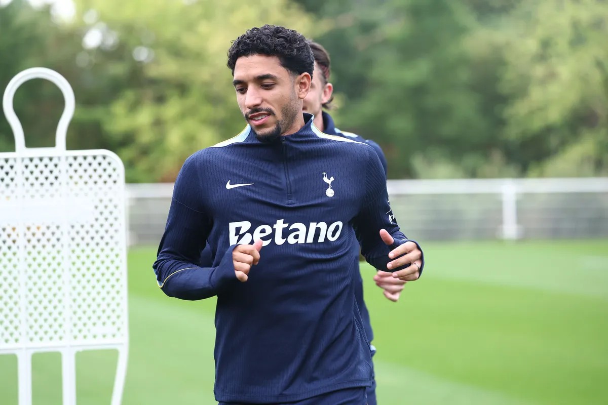 Tottenham já gastou mais de R$ 2,1 bilhões em reforços, mas ainda quer mais uma contratação