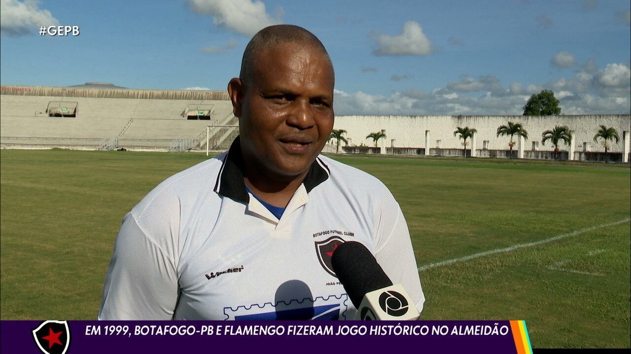 Almeidão lotado: Flamengo empata com Botafogo-PB em jogo histórico com Romário em campo