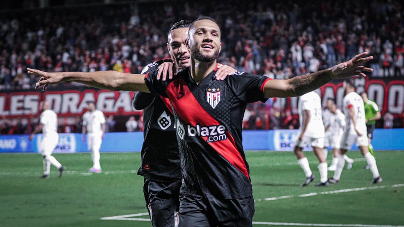 Brazil's Fortaleza Matheus Jussa and Argentina's River Plate