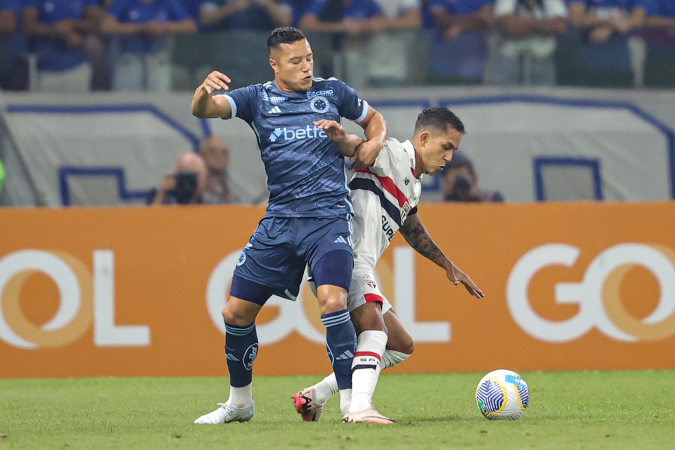 Marlon x Igor Vinícius; Cruzeiro x São Paulo — Foto: Gilson Lobo/AGIF