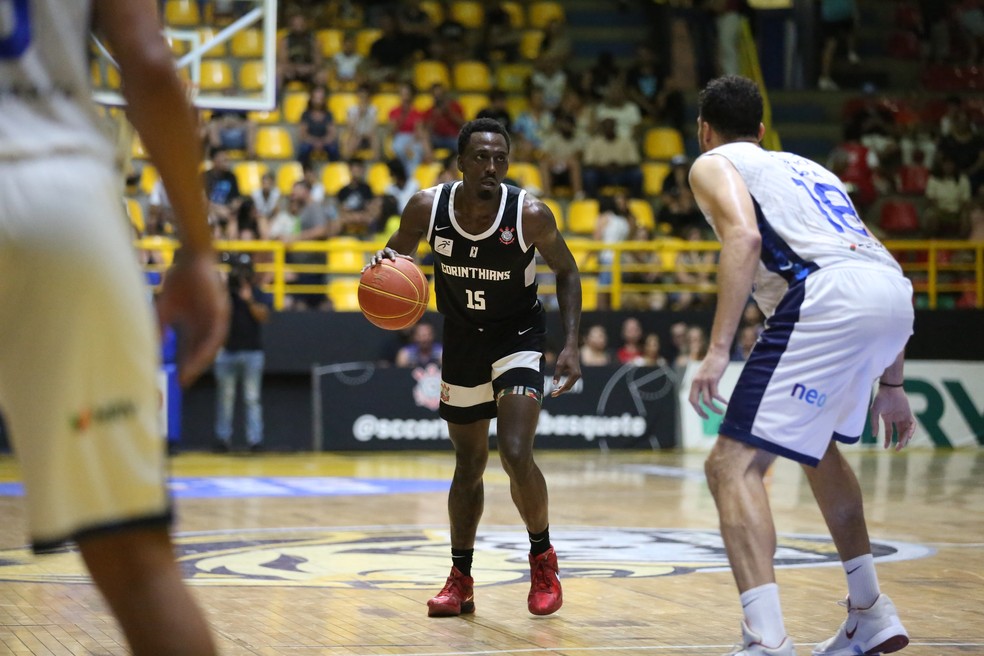 Corinthians teve crescente a partir do terceiro quarto — Foto: Suelenn Ladessa/Mogi Basquete