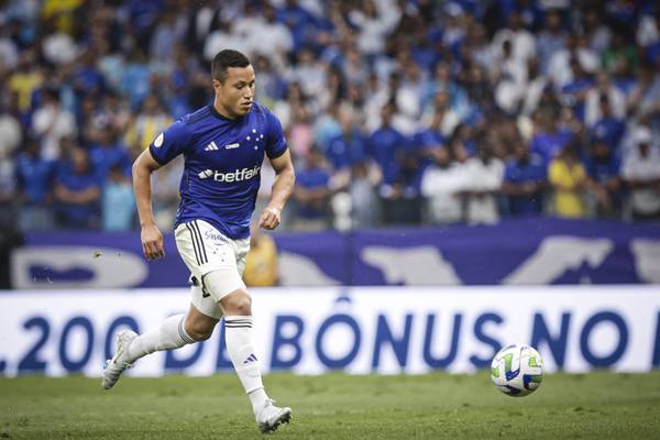 Titular do Cruzeiro, Marlon ocupa pelotão de frente em estatísticas do Brasileiro; veja números