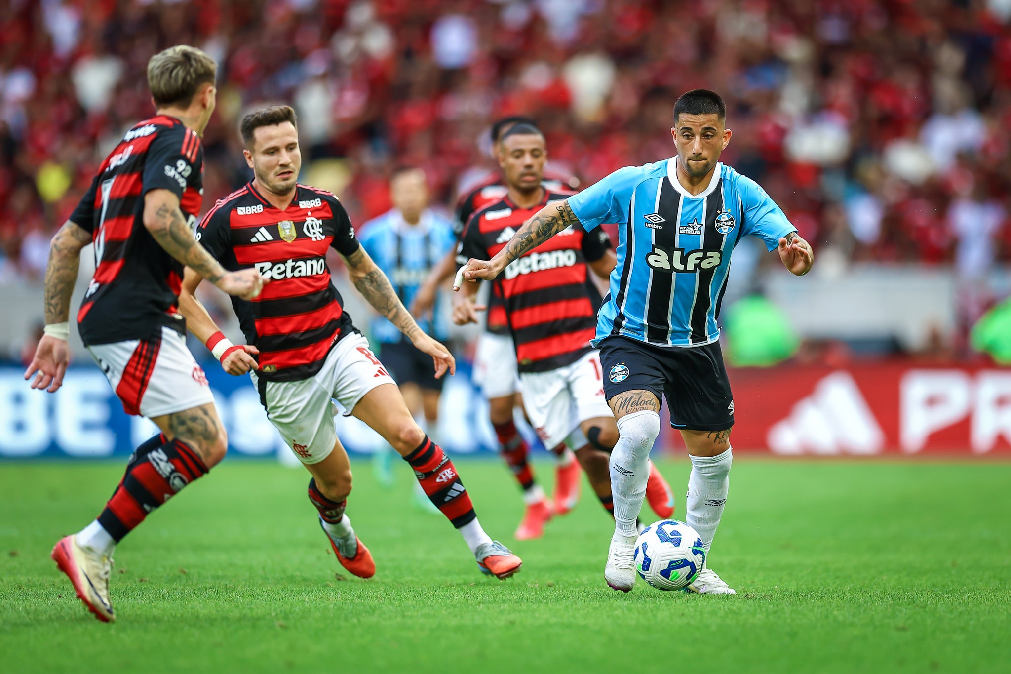 Insatisfação de Cristian Olivera no Grêmio por escolha de Mano abala equipe
