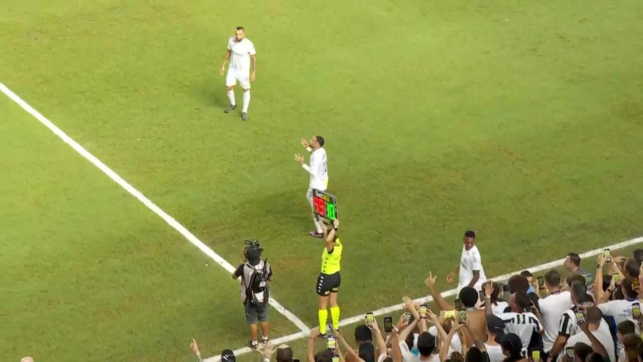 Neymar entra no intervalo e faz reestreia oficial pelo Santos
