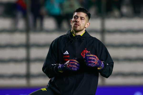 Rossi critica gramado em derrota do Flamengo: Prejudicou nosso jogo rápido