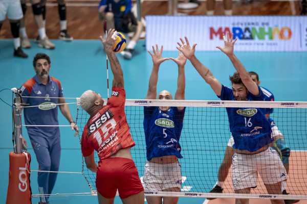 Duelo de invictos pela liderança: Sesi-Bauru x Cruzeiro na Superliga Masculina