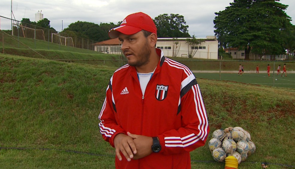 Thiago Kosloski na passagem pela base do Botafogo-SP  — Foto: Alexandre Sá / EPTV