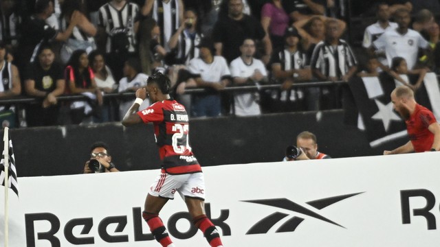 Em jogo movimentado, Flamengo vence o Botafogo por 2 a 1 pelo Brasileirão