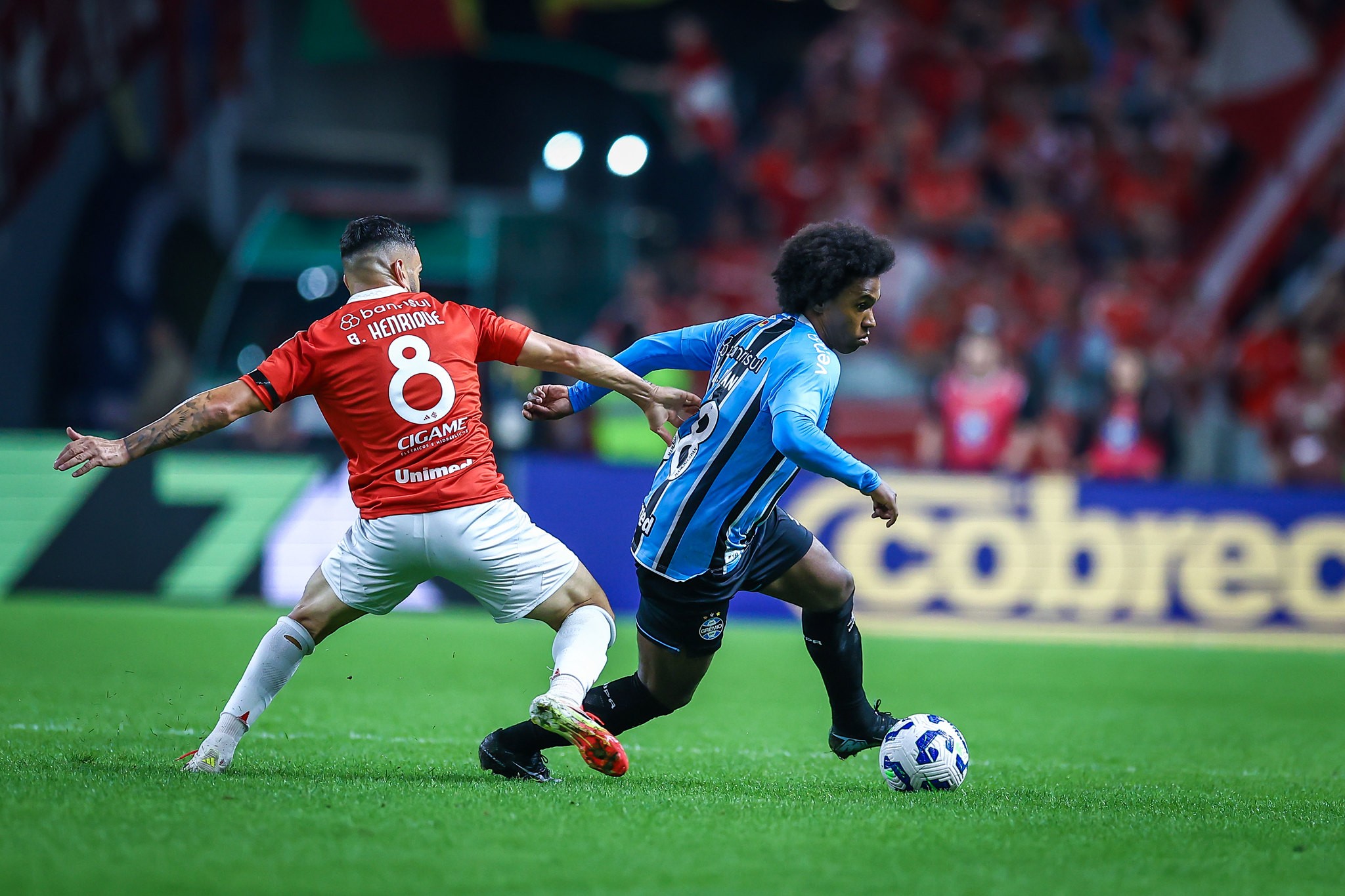 Comentaristas opinam: quem chega mais preparado para o Gre-Nal 449? 