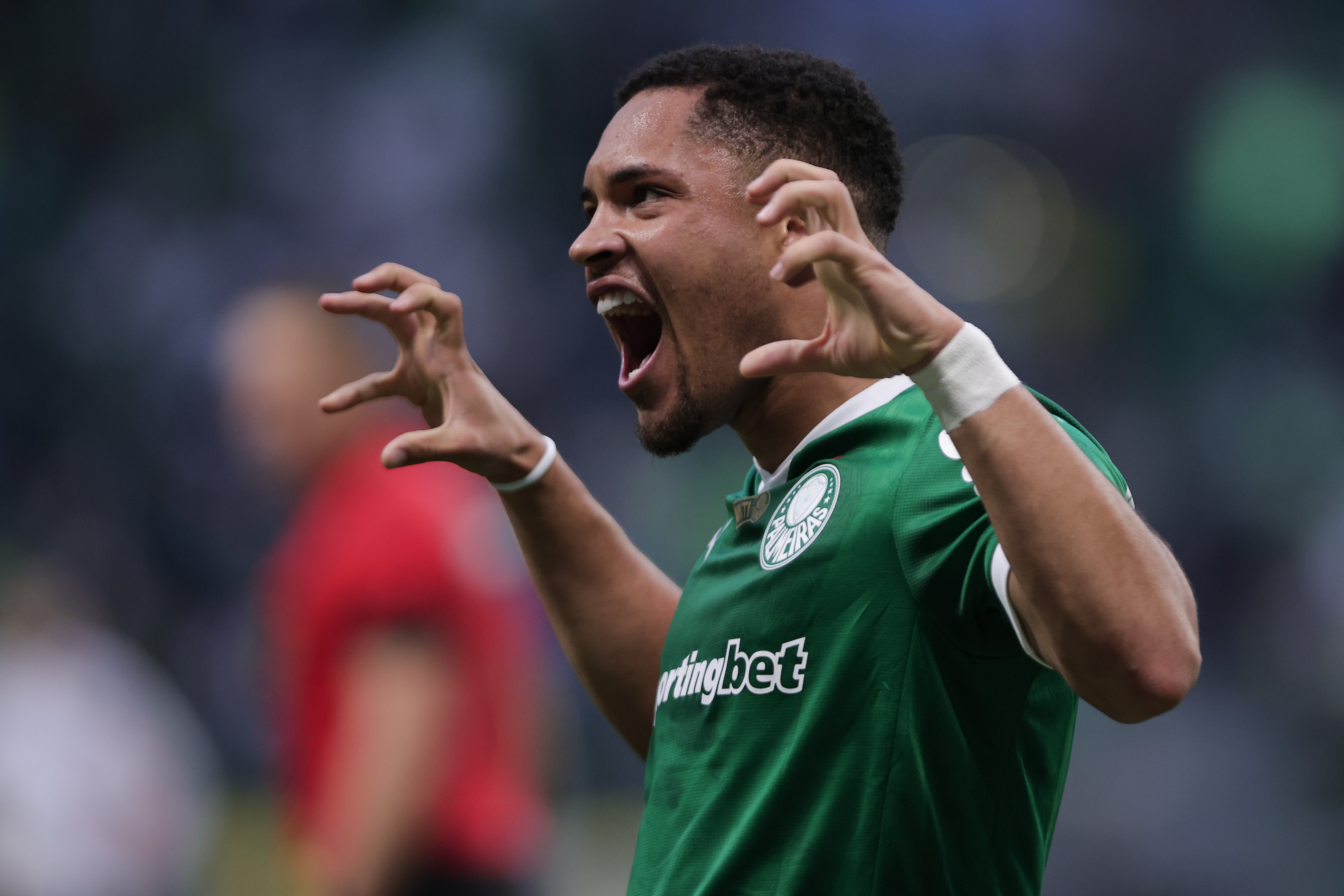 Vitor Roque lidera estatísticas de participação em gols pelo Palmeiras pós-Mundial de Clubes.