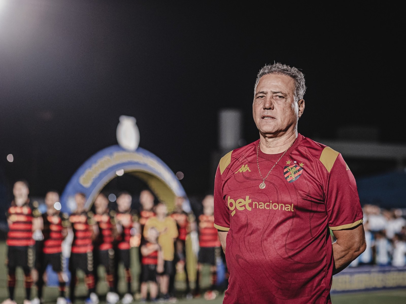 Sport vira jogo e mantém invencibilidade sob comando interino de Márcio Goiano