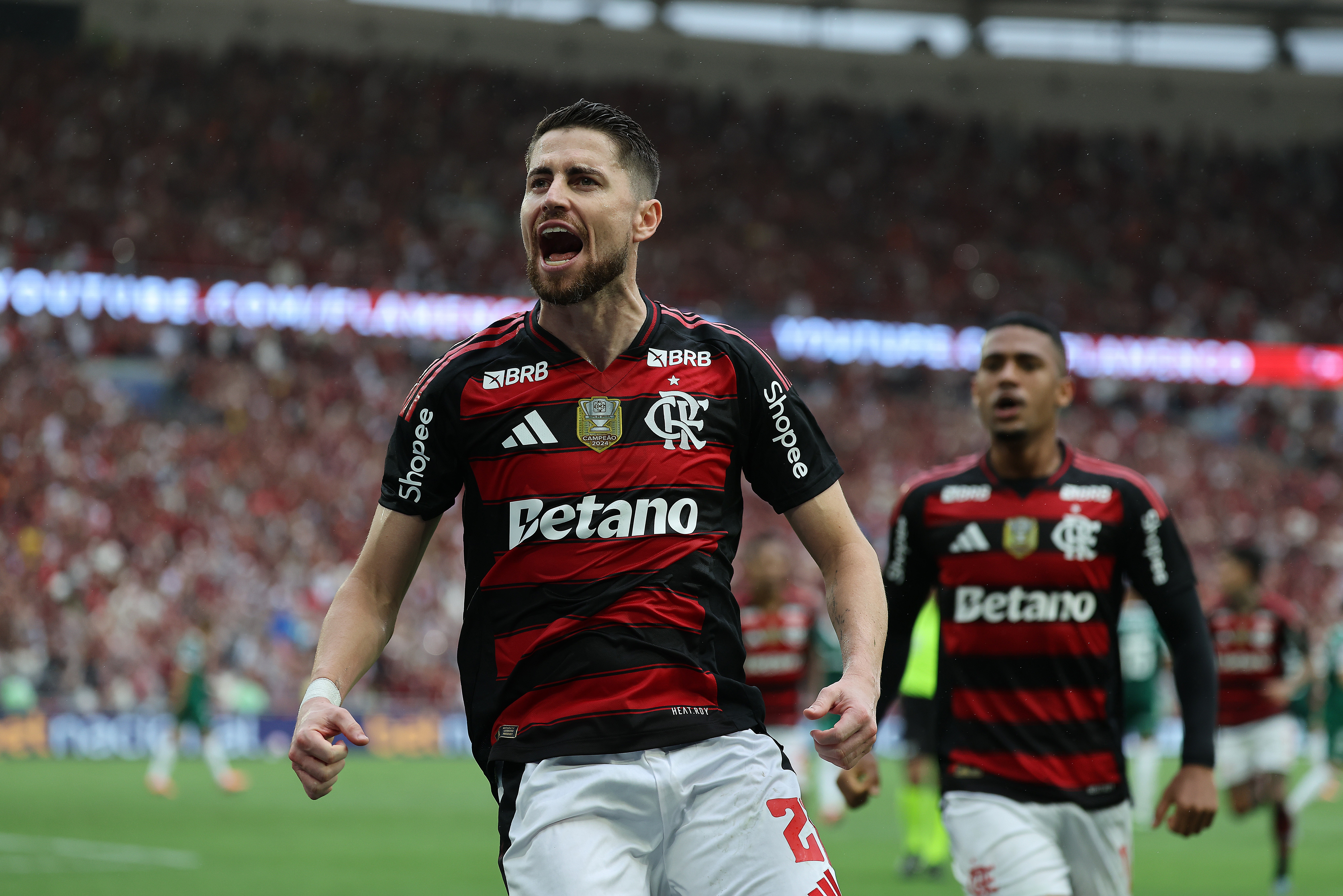 Jorginho brilha ao marcar seu segundo gol pelo Flamengo e eleva aproveitamento em pênaltis a 85%
