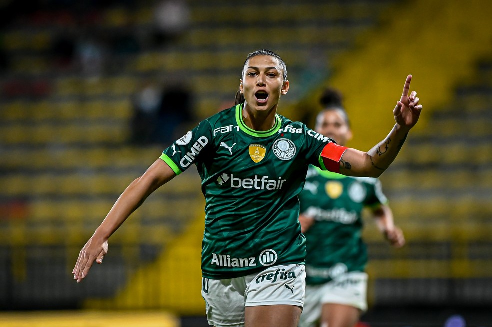 Bia Zaneratto comemora o terceiro gol do Palmeiras contra o Olimpia — Foto: Staff Images Woman / CONMEBOL