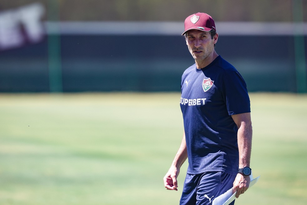 Maxi Cuberas assume comando do Fluminense na ausência de Zubeldía