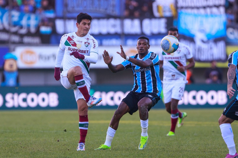 Grêmio x Fluminense - Cano e Ednenilson — Foto: Luiz Erbes/AGIF