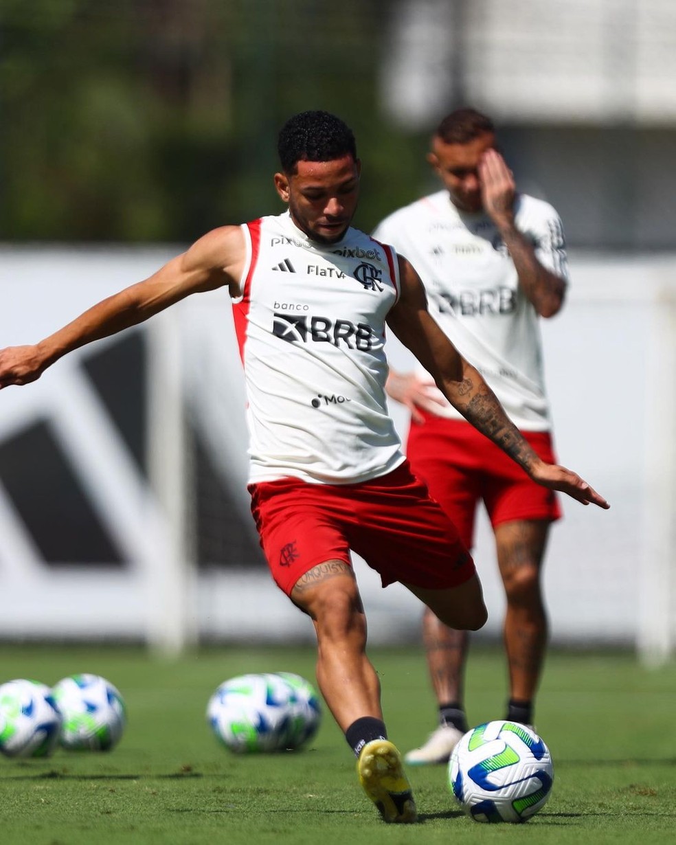 Zé Welinton em treino no Flamengo — Foto: Divulgação