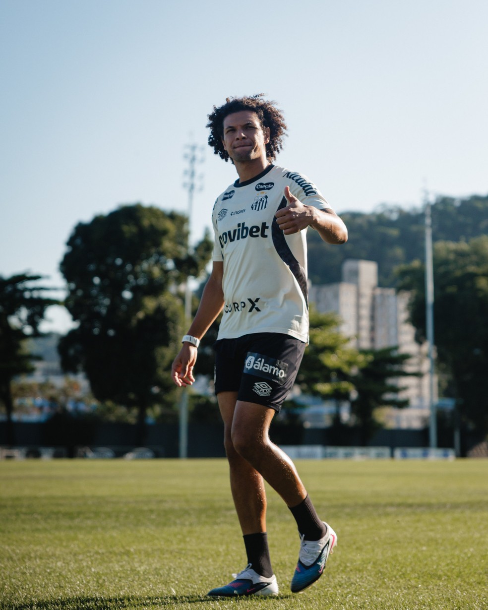 Willian Arão durante treino do Santos — Foto: Raul Baretta/ Santos FC.