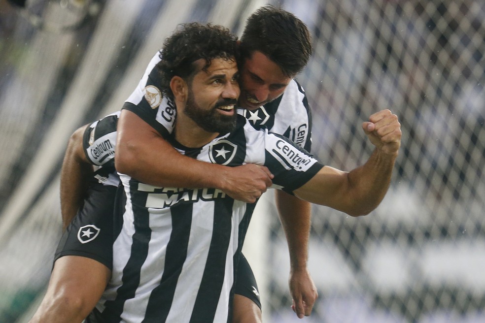 Diego Costa comemora gol contra o Bahia — Foto: Vitor Silva/Botafogo