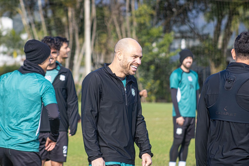 Silvinho em atividade — Figueirense em evolução