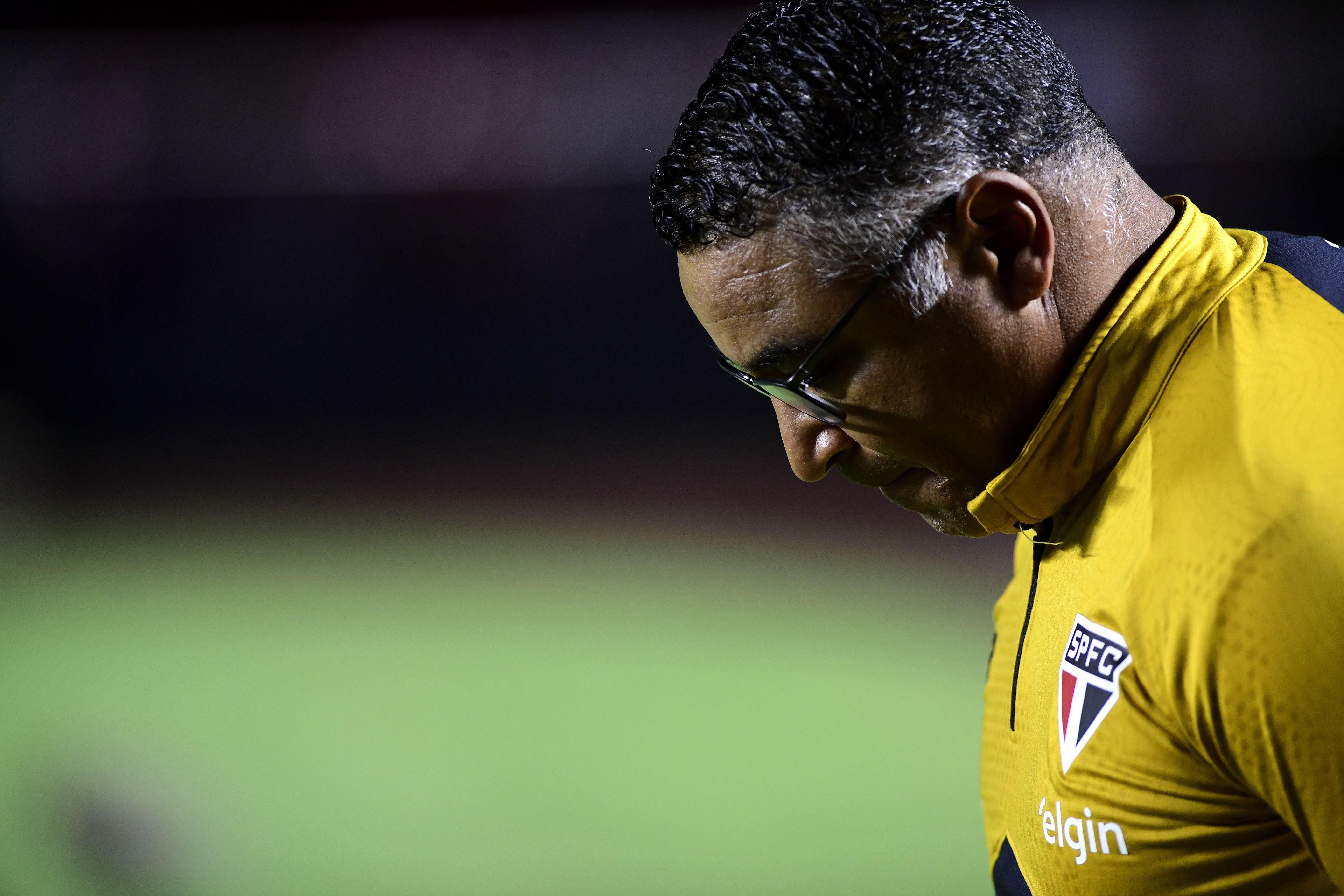 São Paulo vive crise interna com vaias a Roger Machado após vitória