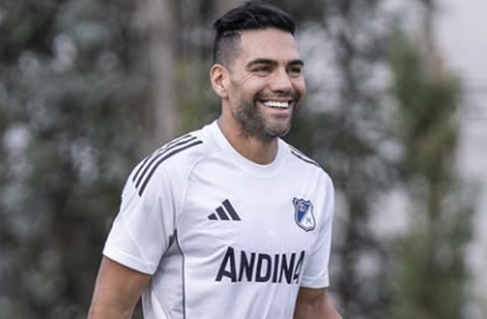 Falcão García treinando pela equipe Millonarios — Foto: Divulgação / Millonarios