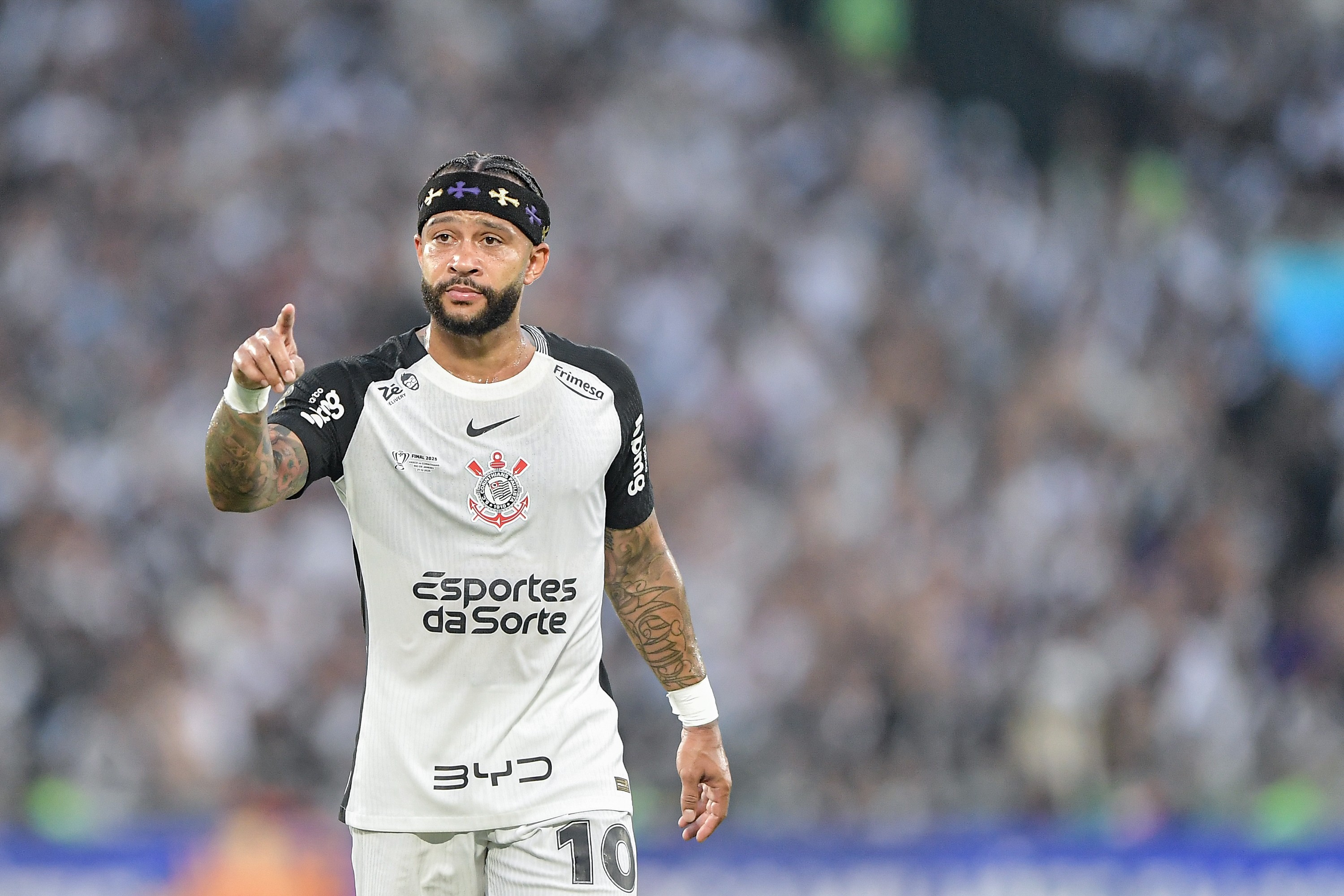 Ninguém acreditava, mas Memphis Depay celebra conquista do Corinthians e desabafa