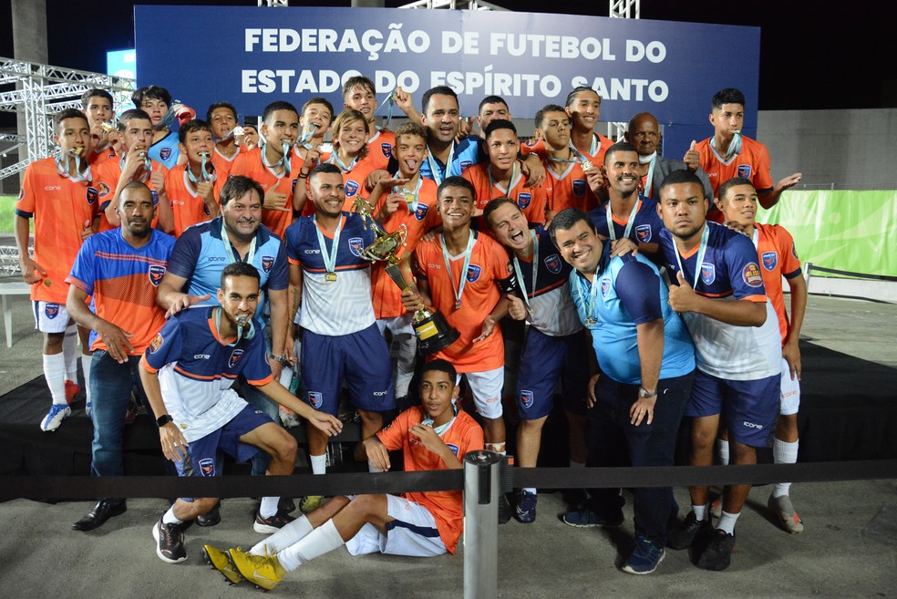 Com emoção e goleada, Palmeiras conquista os títulos do Paulistão Sub-15 e  Sub-17, palmeiras
