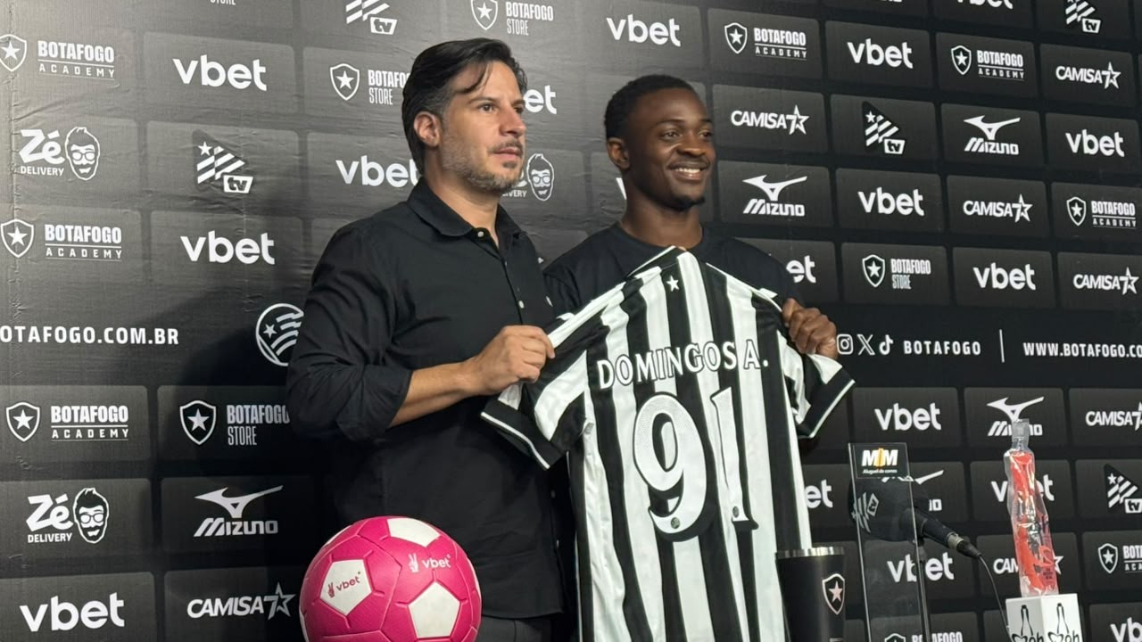 Domingos Andrade exalta o Botafogo e explica estilo de jogo: "Recuperar a bola e carregar o piano"