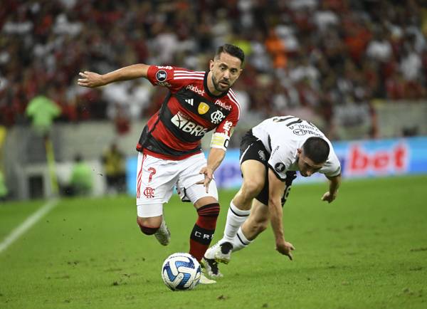 Escalação do Flamengo: Sampaoli treina com três zagueiros, Everton Ribeiro e Cebolinha