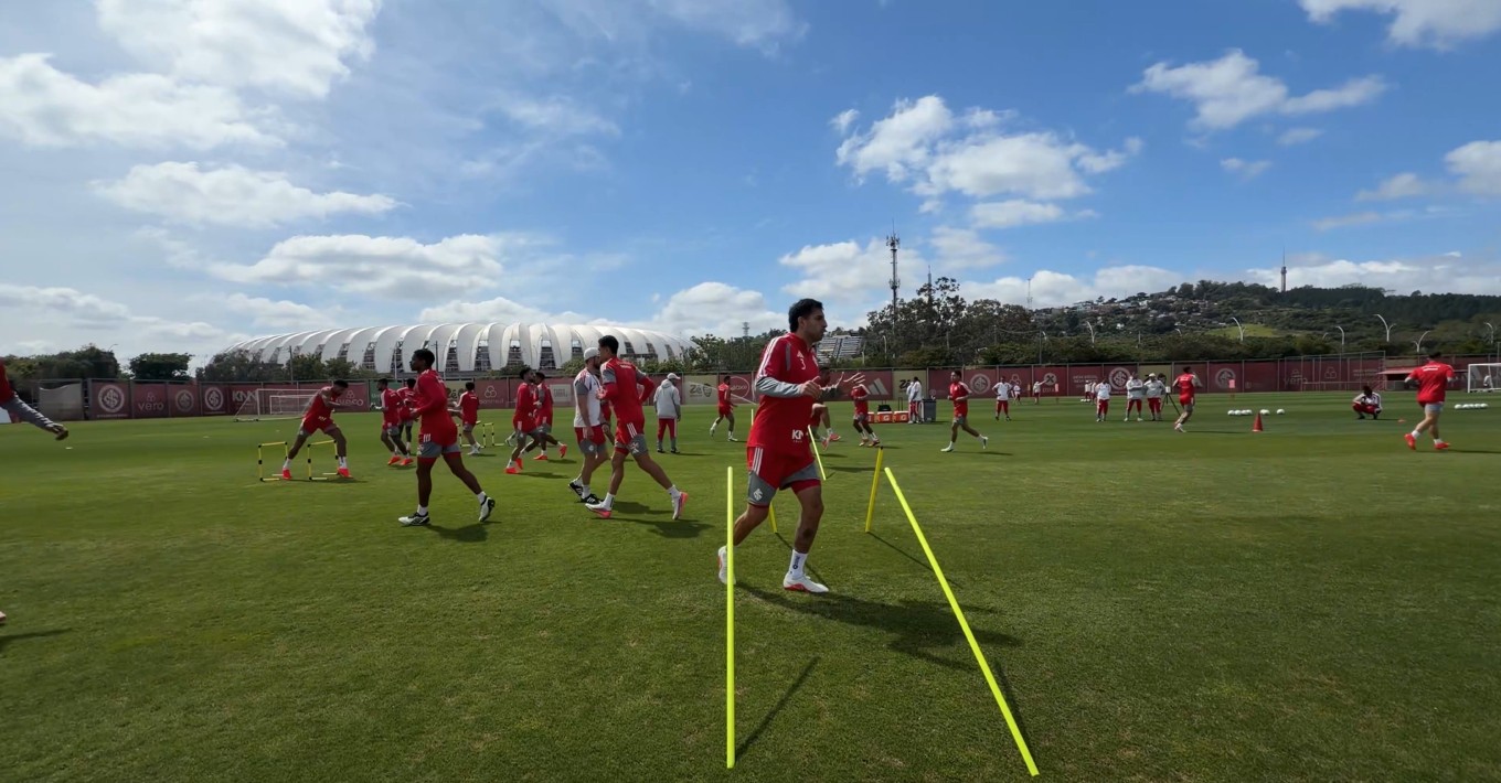 Maripán participa de treino e deve reforçar o Inter contra o Botafogo