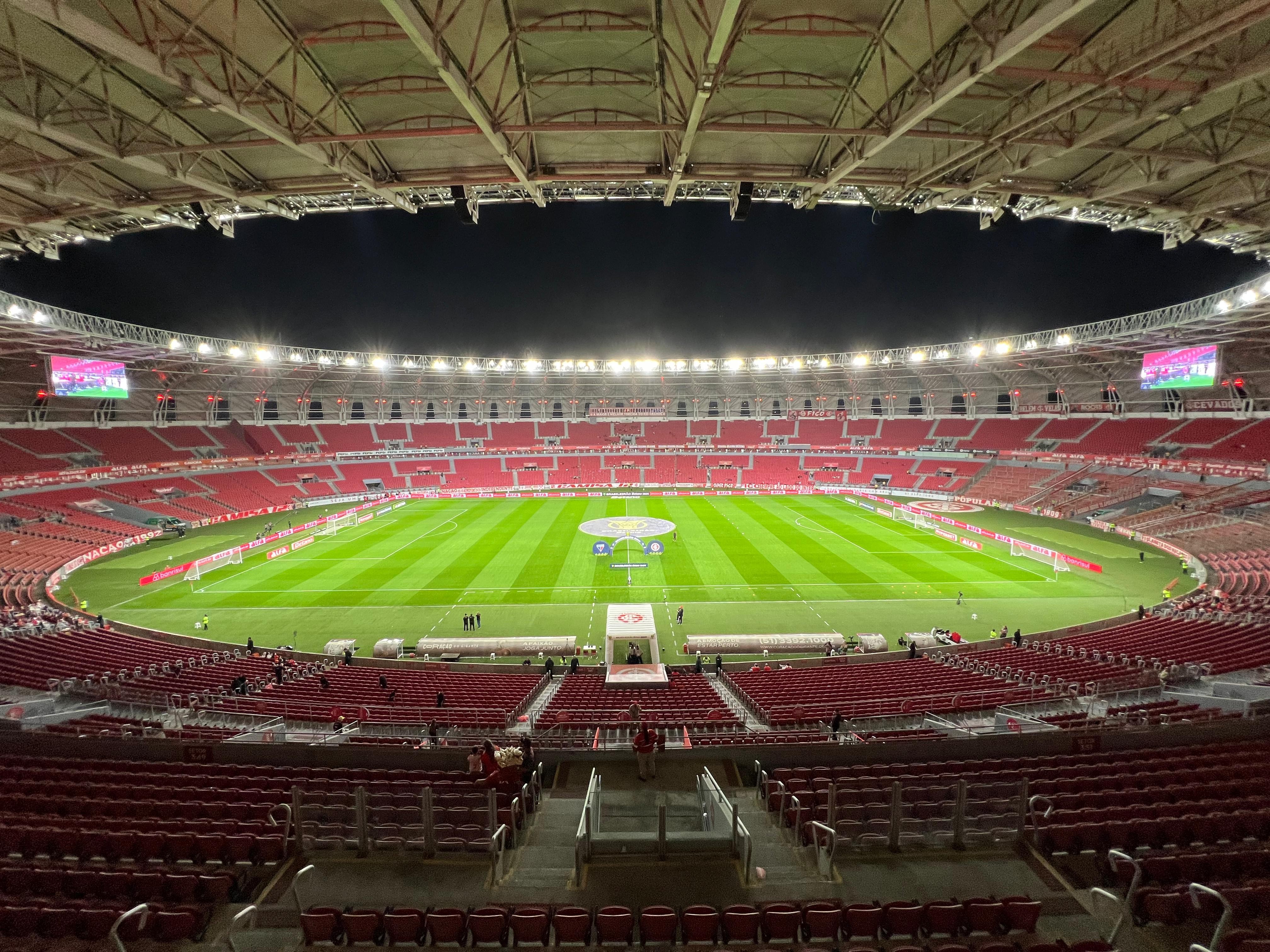 Internacional x Corinthians: onde assistir, horário e escalações