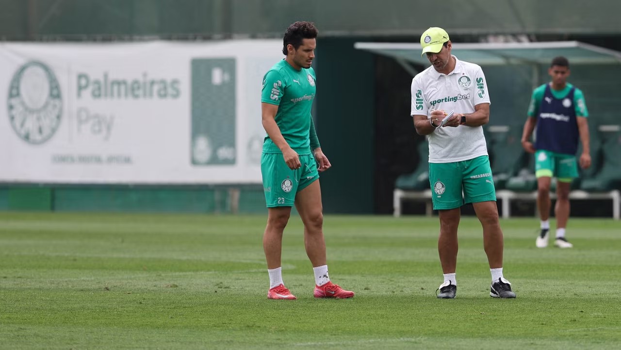 Escalação do Palmeiras: Abel faz último treino antes da viagem para enfrentar o River Plate