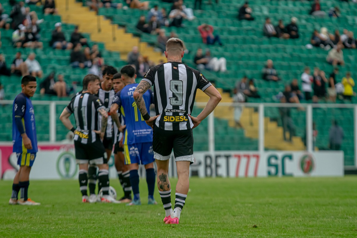 Renan Bernabé tem maior número de gols por minuto pelo Figueirense