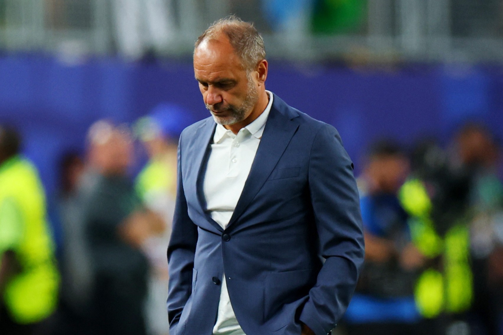 Técnico do Haiti lamenta postura em derrota para o Brasil na Copa: "Fomos ingênuos demais"