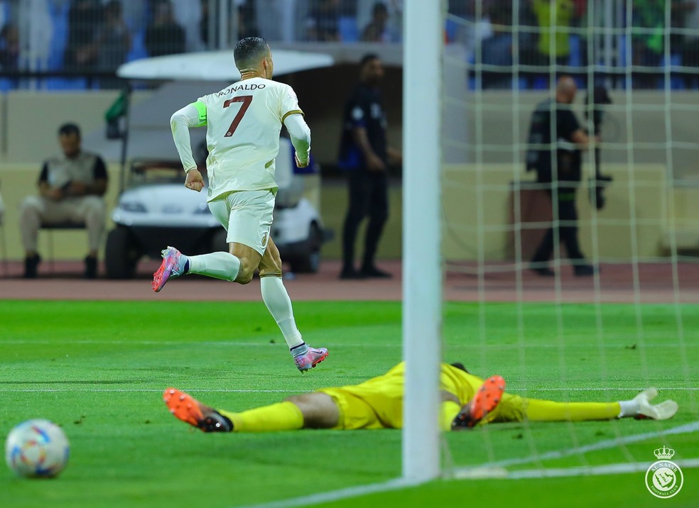 Com gols de Talisca e Cristiano Ronaldo, Al Nassr vence Damac de