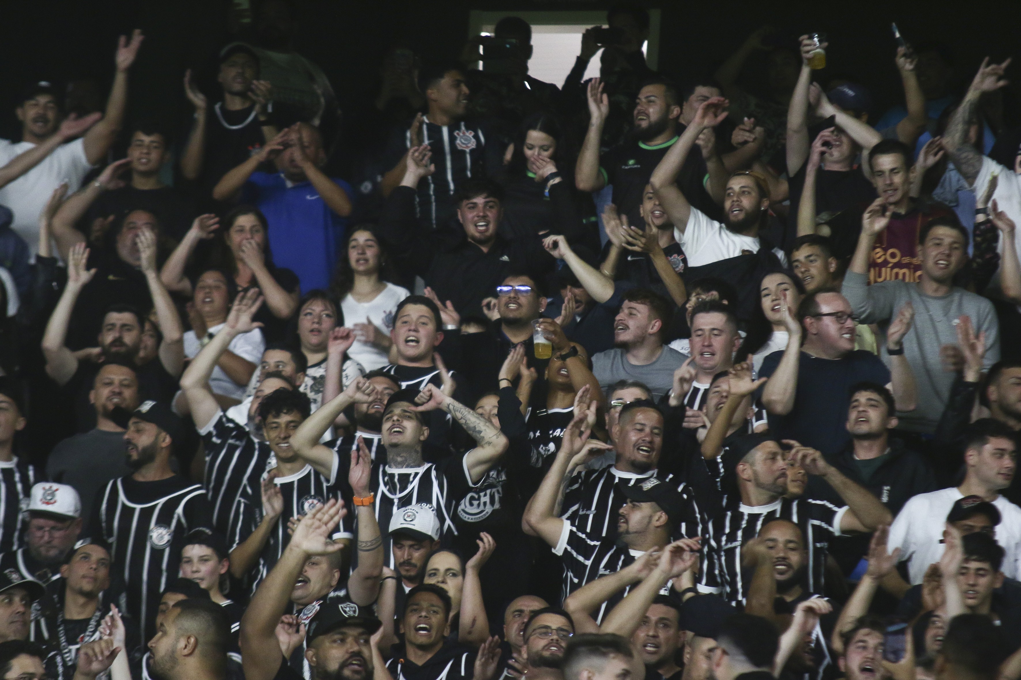 Corinthians chega a quase R$ 20 milhões em premiações e supera previsão ...