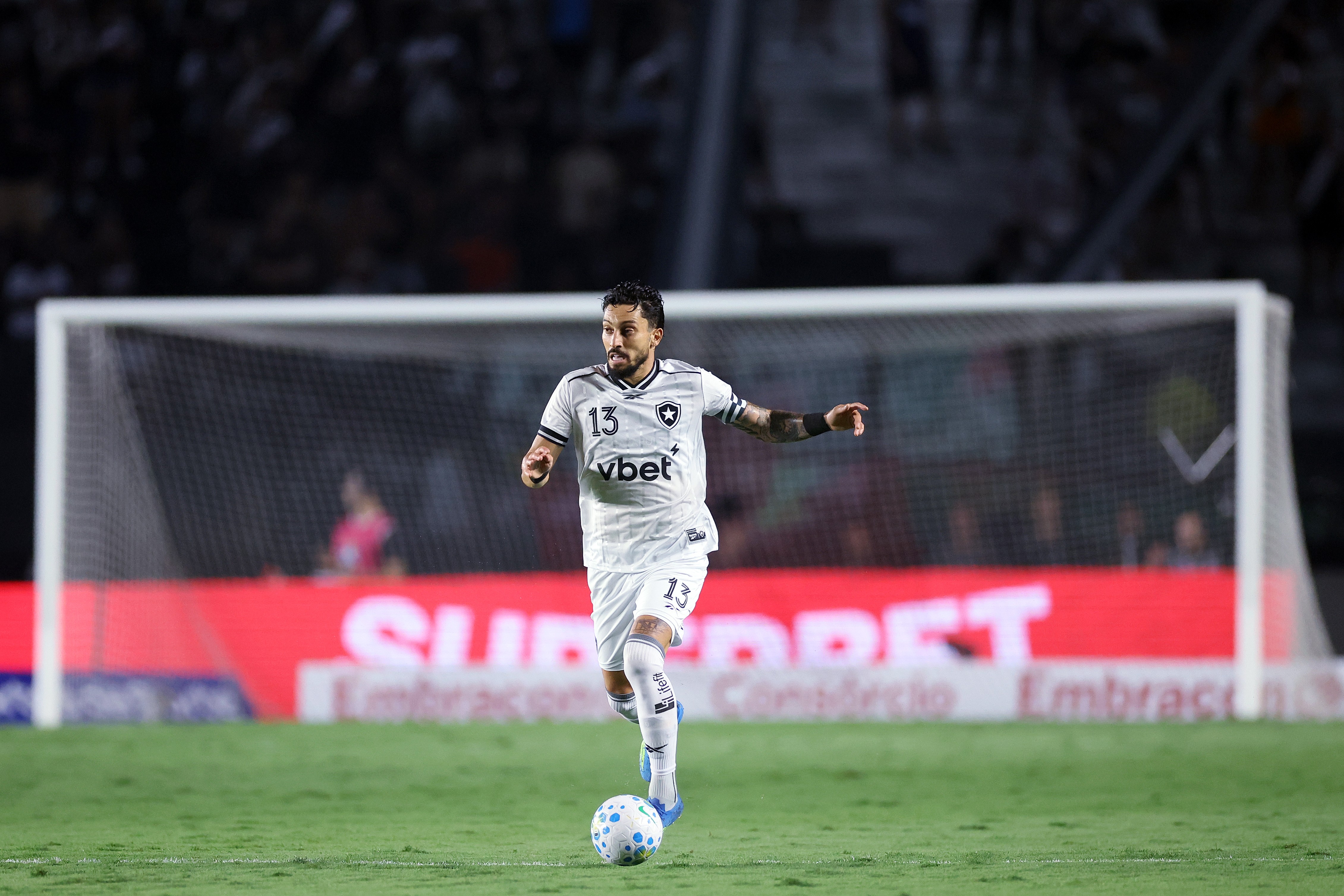 Escalação do Botafogo: Alex Telles é cortado dos relacionados | Ge