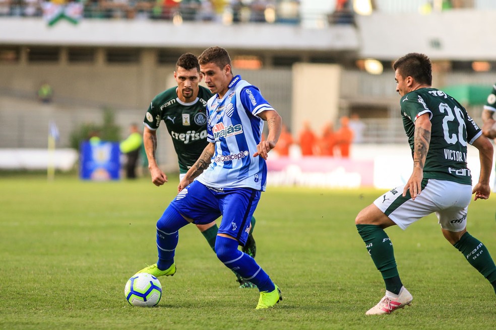 Matheus Sávio em atuação pelo CSA contra o Palmeiras, na Série A — Foto: Ailton Cruz - Gazeta de Alagoas