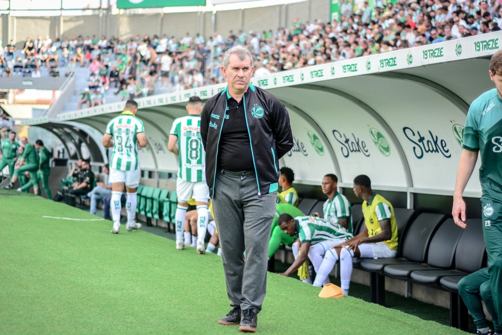 Claudio Tencati na sua estreia no comando do Juventude — Foto: Fernando Alves/E.C Juventude