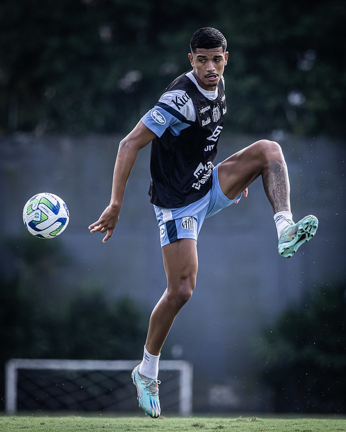 Lucas Barbosa é afastado do Santos e vai treinar separado | santos | ge 